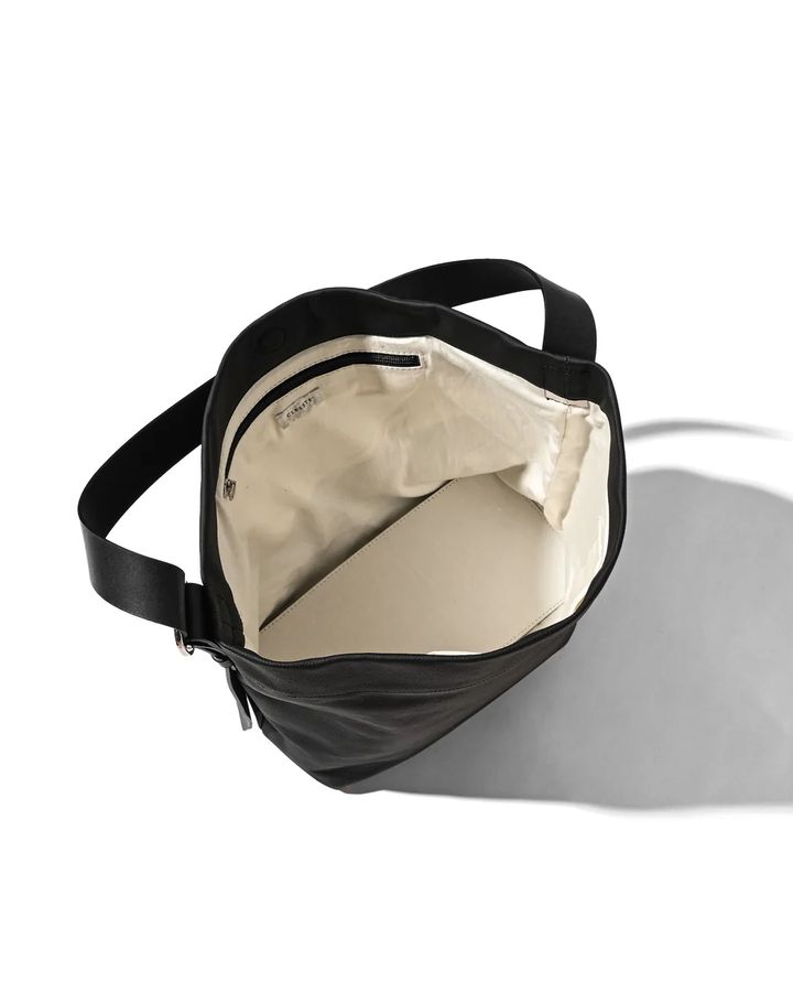 GRAIN LEATHER EDITOR’S BAG (BLACK)