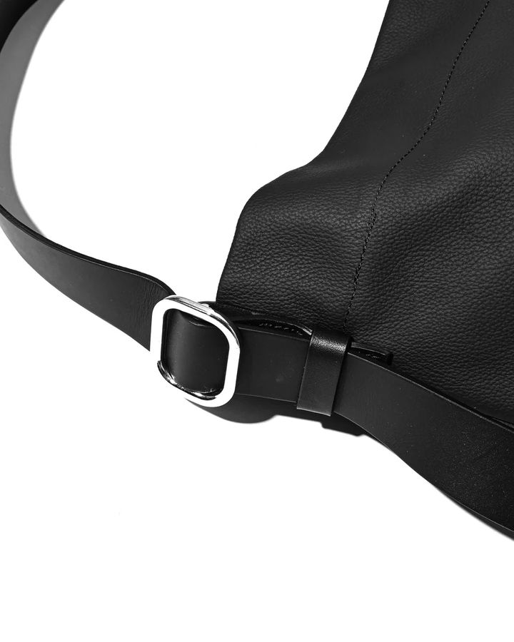 GRAIN LEATHER EDITOR’S BAG (BLACK)