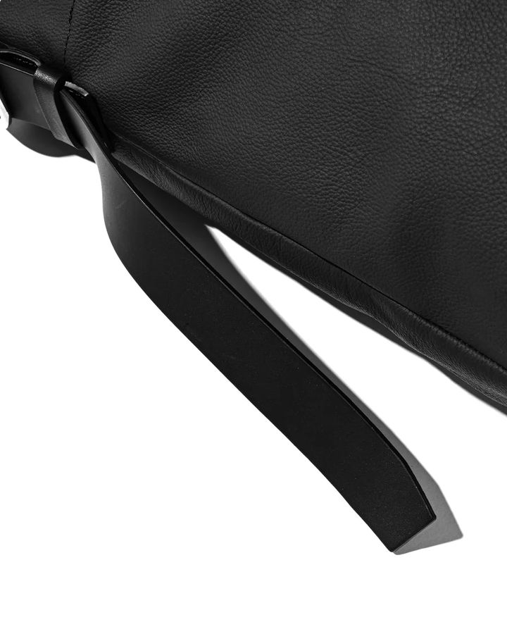 GRAIN LEATHER EDITOR’S BAG (BLACK)