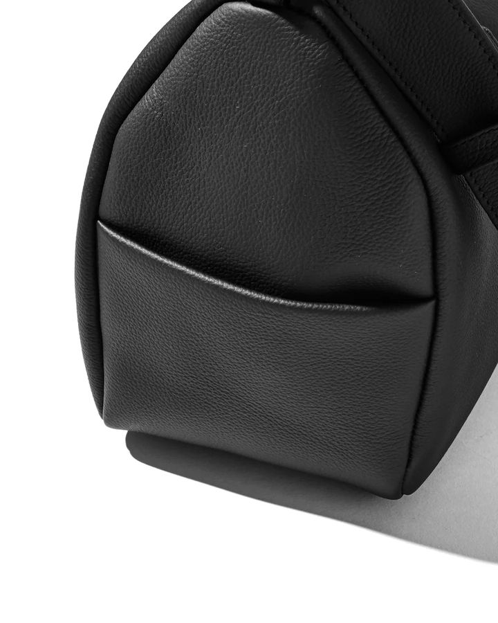 GRAIN LEATHER DAYOFF BAG (BLACK)