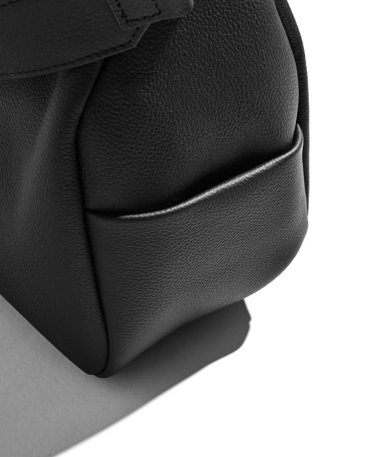 GRAIN LEATHER DAYOFF BAG (BLACK)